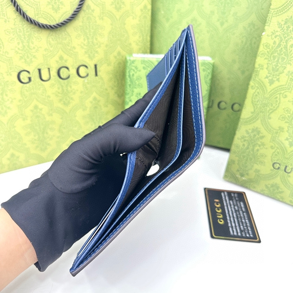 グッチ財布コピー着用イメージ